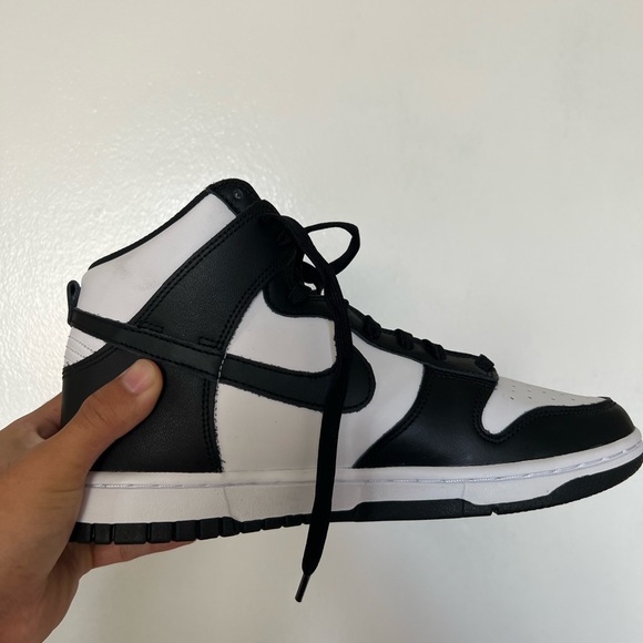 Nike Dunk High Panda - Mens Size 7.5 / Women size 9 - Picture 2 of 4